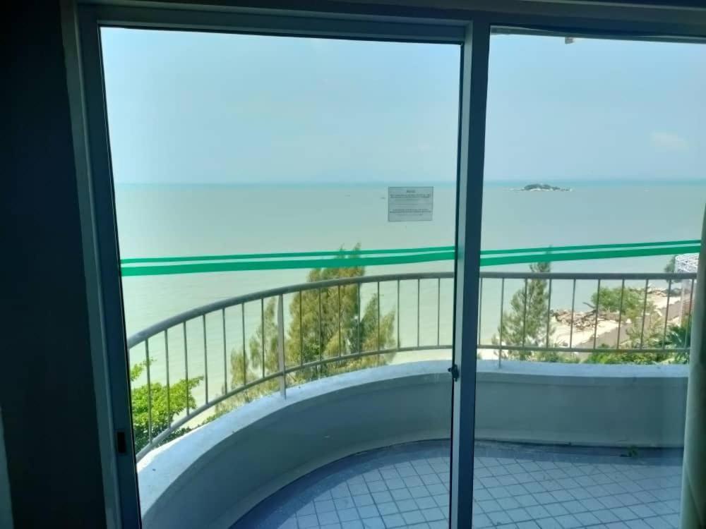 Beachfront Full Sea Penang Tanjung Bungah (Penang) Exterior foto